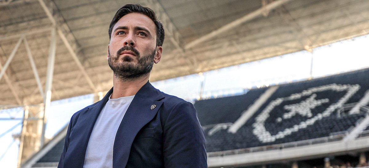 Davide Ancelotti acumula dos eliminaciones coperas en dos meses como técnico de Botafogo.

A la consumada en #Libertadores frente a LDU se une la de anoche frente a Vasco de Gama en la #CopaDoBrasil2025 

No es el mejor comienzo posible. Y menos en Brasil para un técnico.