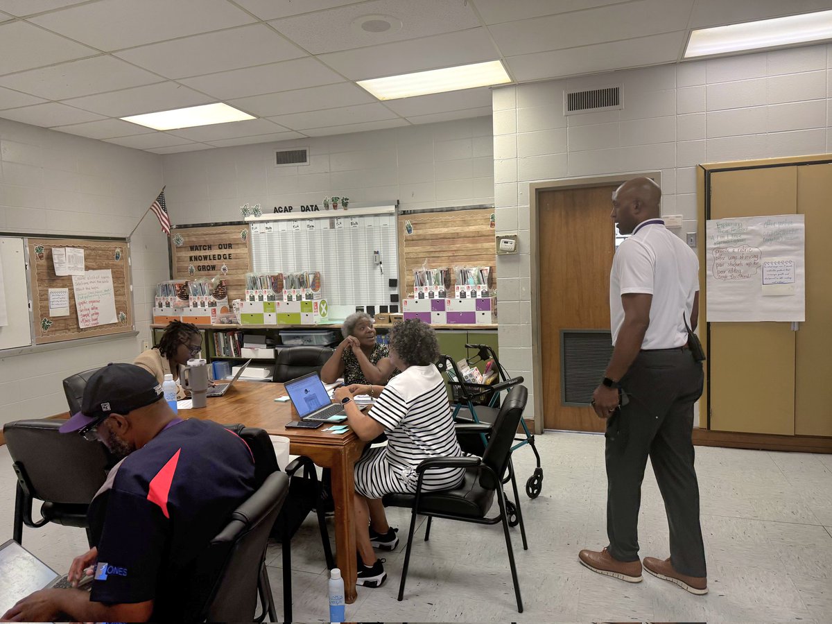 Minor Middle School tweet media