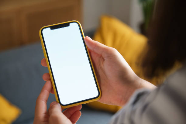 #Tu es mon employé. Je t'appelle☎️ ta femme, ta fiancée ou ta copine répond au téléphone, je te licencie.
#Tu es ma travailleuse je t'appelle ton mari, ton fiancé où ton copin me répond🤙, je te vire également. 
Je viens de licencier 1.