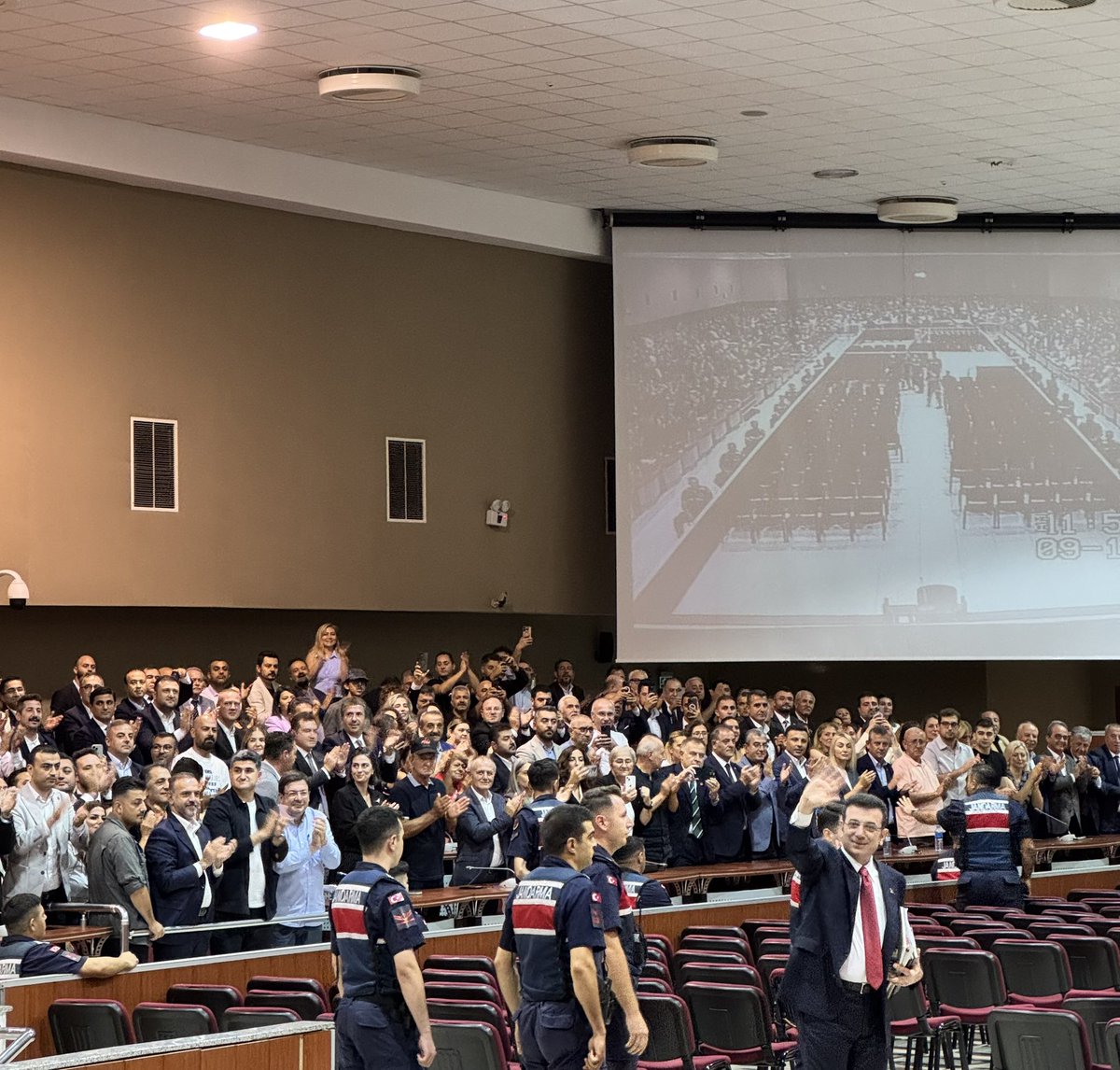 sinanicinn's tweet image. Asla yalnız yürümeyeceksin başkanım, sonuna kadar yanındayız!
@ekrem_imamoglu