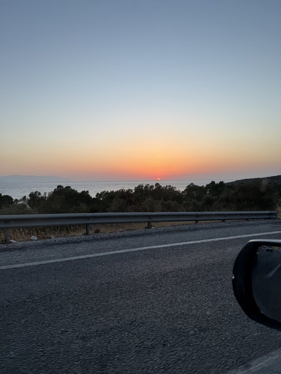 Eşref-i mahlukat olarak insan önce kendi kitabını okumalıdır. İnsan ölene kadar öğrenme süreci de devam eder. Kendini bilen kişi yaşamı boyunca ne istediğini neden istediğini bilerek hareket eder. Hayattan ne istediğini bilmek ise başlı başına bir zeka göstergesidir.