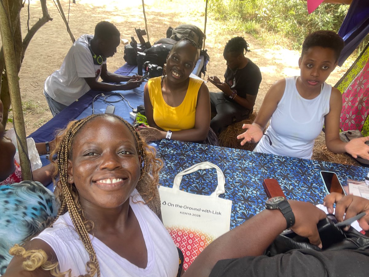 diana_najjuma's tweet photo. Visited the @LiskAfrica booth at 
@ETHSafari 2025. Had a chat with other builders about the transportation gap the builders are facing at the event &amp; how @chaaparide can help mitigate!🚗

@LiskHQ
@Lisk
@chaaparide 

#buildwithlisk https://t.co/GTinBkYQTh
