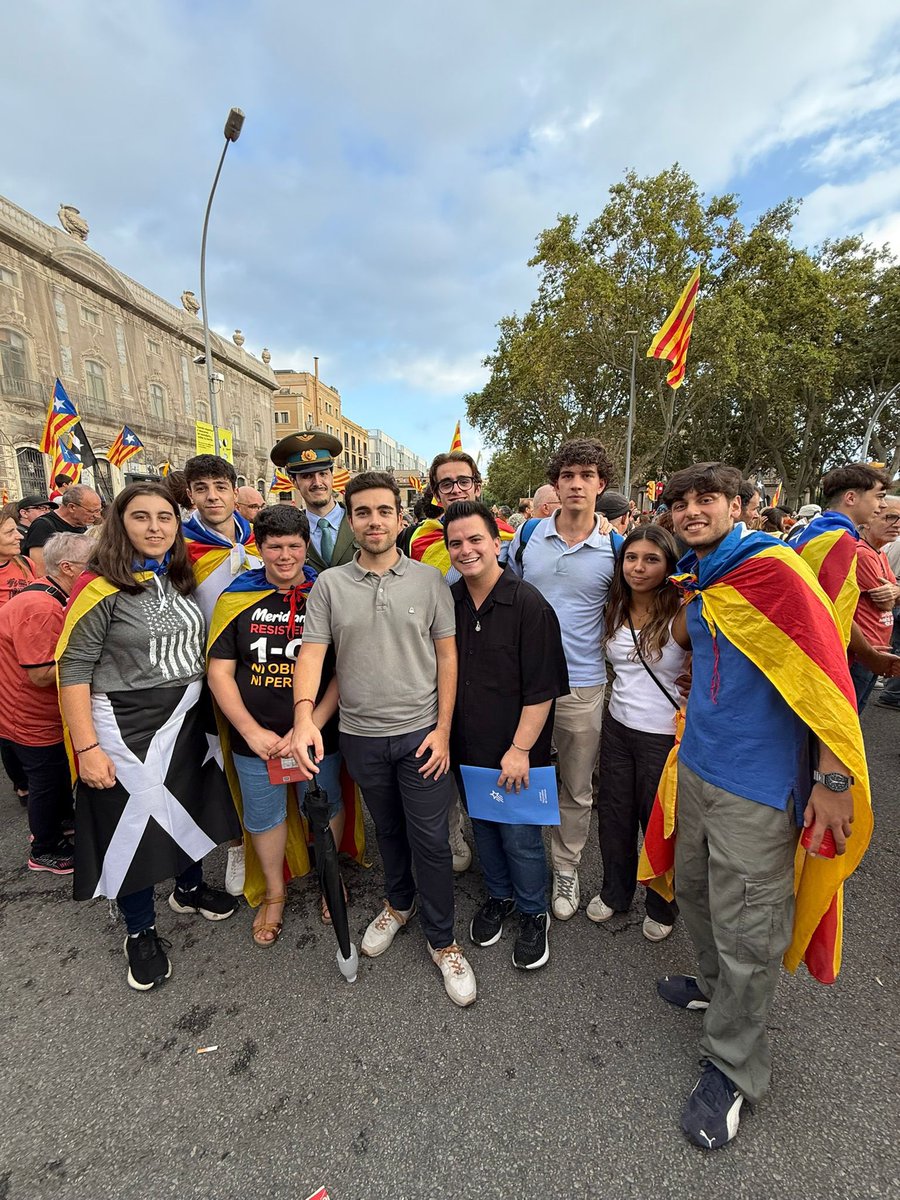 ⭐️ Per una Catalunya Iliure, rica i plena.
 
Hi som i hi serem, compromesos amb la nació. Com hi hem estat sempre. Per Catalunya!