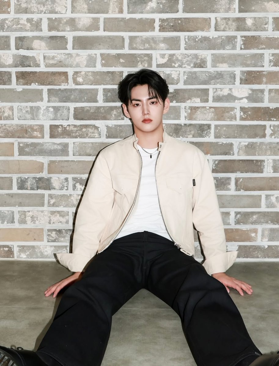 xhy960810's tweet photo. 250912 Kim Dongbhin's Instagram updated: beginning.
#KimDongbin #KimDongbhin #Dongbin #Dongbhin #金東彬 #金东彬 https://t.co/yZMxbIyJ6U