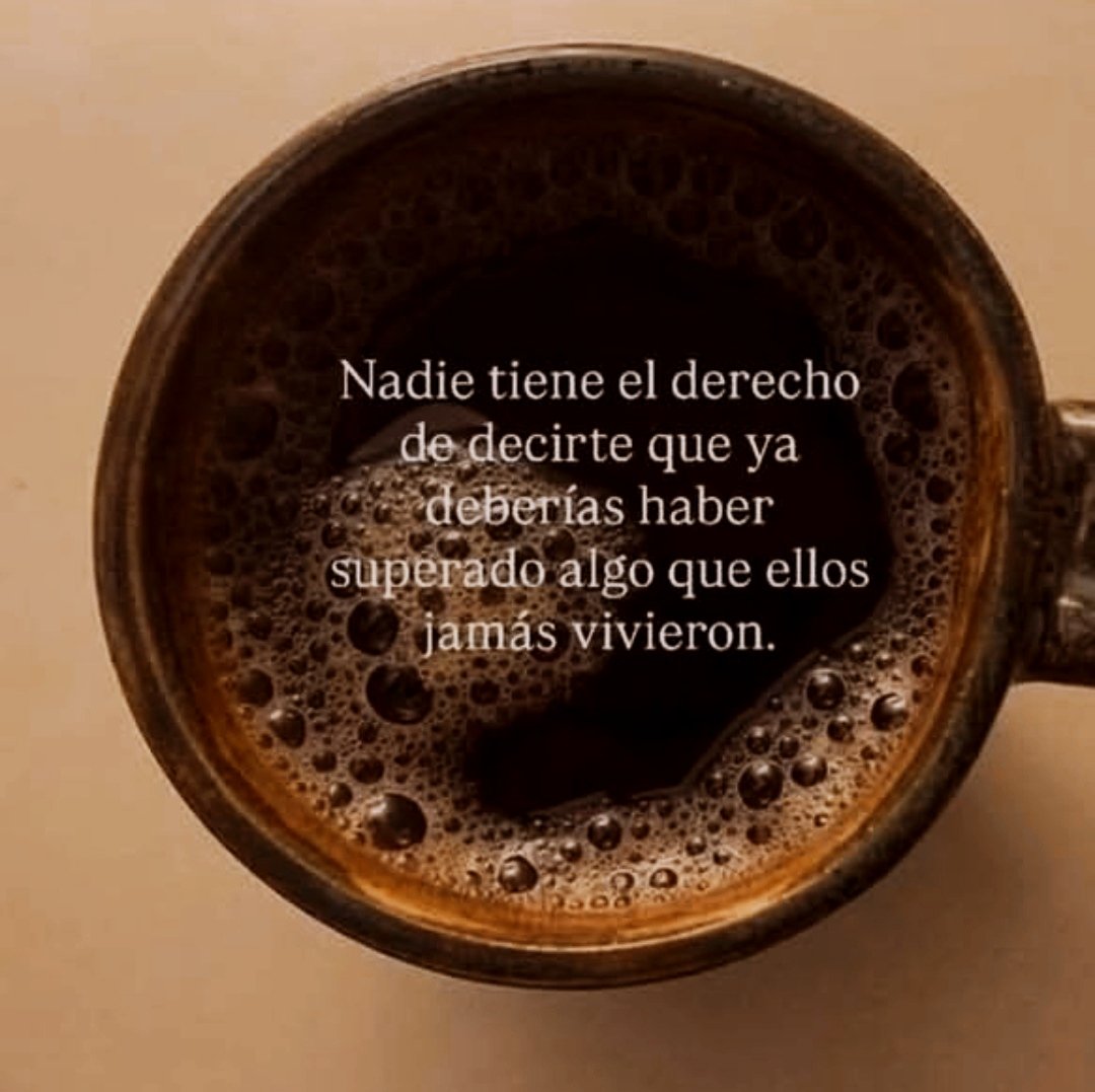 BorgesKat's tweet image. Cada experiencia es única, y aunque otros puedan ofrecer consejos o palabras de aliento, solo tú conoces la profundidad de lo que sientes. La empatía genuina no dice “supera”, sino “estoy aquí contigo mientras atraviesas esto”. Feliz viernes para todos ☕✨✨✨