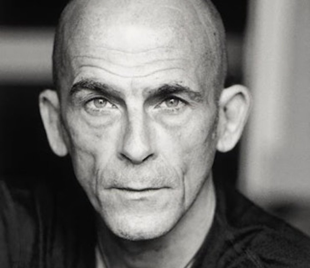 Marokino_bxl's tweet image. Emmanuel Karsen connu pour son acting et ses vf inoubliable de Daryl Dixon ( The Walking Dead) et Ryuk ( Dead Note ) 
Est décédé à l'âge de 62 ans 💔🕊

#DarylDixon #emmanuelkarsen #deadnote #ryuk