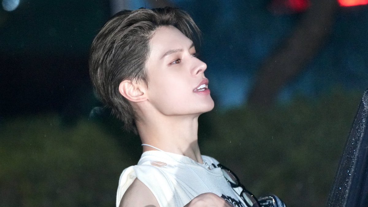 always the craziest side profile to ever exist