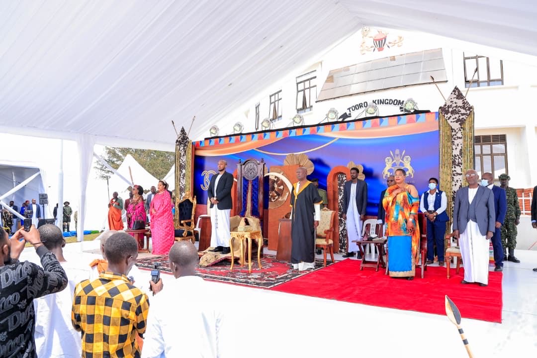 IreneMugisha's tweet image. “Congratulations to His Majesty King Oyo Nyimba Kabamba Iguru Rukidi IV, Her Royal Highness Queen Best Kemigisa, and the entire Royal Family on this remarkable 30th Anniversary! Proud to join in the celebrations as a daughter of the soil. Long live the Kingdom of Tooro #TooroAt30