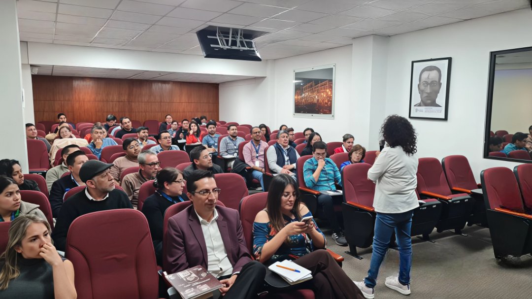 EcuacierEc's tweet photo. ✍️¡Cerramos con éxito el 3er grupo de la capacitación en #Redacción y #Ortografía! Fortalecimos las habilidades del talento humano de #ARCONEL para crear documentos claros, precisos y coherentes que potencian la gestión y la imagen corporativa. #SomosConocimiento #Ecuacier https://t.co/2VeRwPYEwq