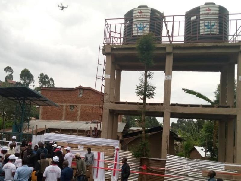 #RDC|
✅️71 Millions USD payés à MIKE KASENGA sans livraison des forages jusqu’à ce jour;

✅️ 14 Millions de USD payés à SAMBA BATSHILY, pas des lampadaires installés jusqu’à ce jour;

✅️ 104 Millions USD payés à MILVEST  ARENA n'est livré après 3 ans;

✅️400 Millions USD