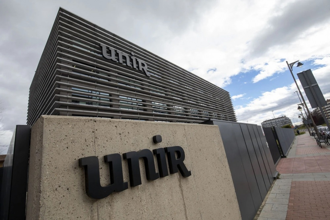 Importante universidad internacional llega a la UNCUYO para ofrecer sus cursos virtuales 🧑‍💻

La Universidad Internacional de La Rioja, con sedes en México, Colombia, Ecuador y Perú, llega a Mendoza para mostrar sus propuestas de formación 100% online. uncuyo.edu.ar/prensa/importa…