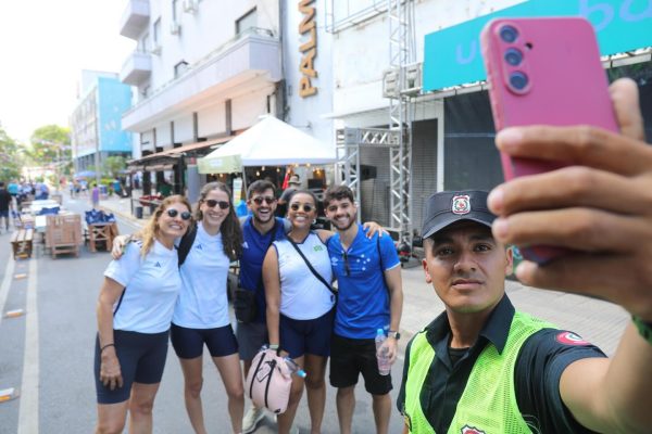 Enoffside_py's tweet photo. ✨ Otra final en Asunción 🤩

Una vez más, Paraguay abre sus puertas para demostrar a toda Sudamérica lo que mejor sabemos hacer: recibir con alegría, calidez y hospitalidad. 🇵🇾

Porque acá, las imágenes no solo hablan… ¡transmiten la esencia de ser los mejores anfitriones! https://t.co/NHtcCm3fx9