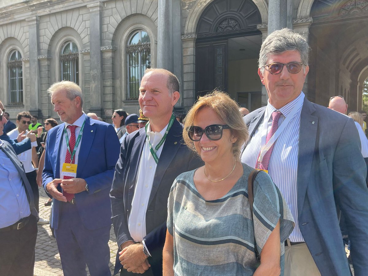 📍 ✂️Il presidente <a href="/masgiansanti/">Massimiliano Giansanti</a>  e il nostro vicepresidente Luca Brondelli oggi a Vercelli per l’inaugurazione di Risò – Festival Internazionale del Riso, promosso dal <a href="/SocialMasaf/">Ministero dell'Agricoltura</a>  e dall’<a href="/EnteRisi/">ENTE NAZIONALE RISI</a>.

🌾 Ad aprire l’evento il ministro Francesco Lollobrigida e la presidente