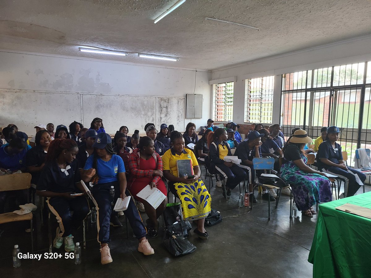 SCMZimbabwe's tweet photo. 🔷Students Engagement 🔷

This week,the Deputy Chair Simbarashe Rambiyawo engaged  Seke Teachers College  student leaders. Focusing on empowering the next generation of leaders to actively participate in promoting justice, equality, and spearheading awareness of their rights. https://t.co/7rnjMg1X9U