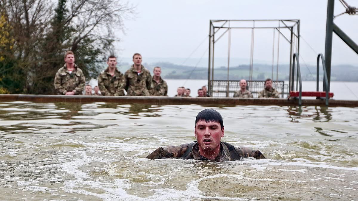 greene345's tweet image. Royal Marines using assault course water tanks to perform baptisms: Royal Marines using assault course water tanks to perform baptisms

 Commando fledglings attempting to earn the coveted… l.txlions.org/TN2KR1 #RoyalMarines #Baptism #CommandoTraining #GreenBeret #Lympstone