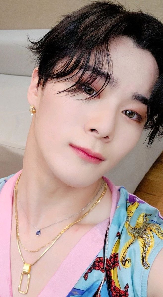 LRCLizbeth07's tweet photo. @TOP100KPOP #문빈 #MOONBIN https://t.co/a0IZwn1XGU