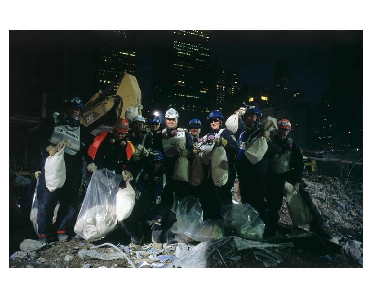 ir_PhotoApps's tweet photo. Mayor Giuliani banned photographers, but Meyerowitz thought: “This is history!” Future generations needed to see workers, police, firefighters, and others striving to recover remains and comfort families. (2/3)

#TwinTowers #WorldTradeCenter #NineEleven #streetphotography #photo https://t.co/wqY51ZdIjw