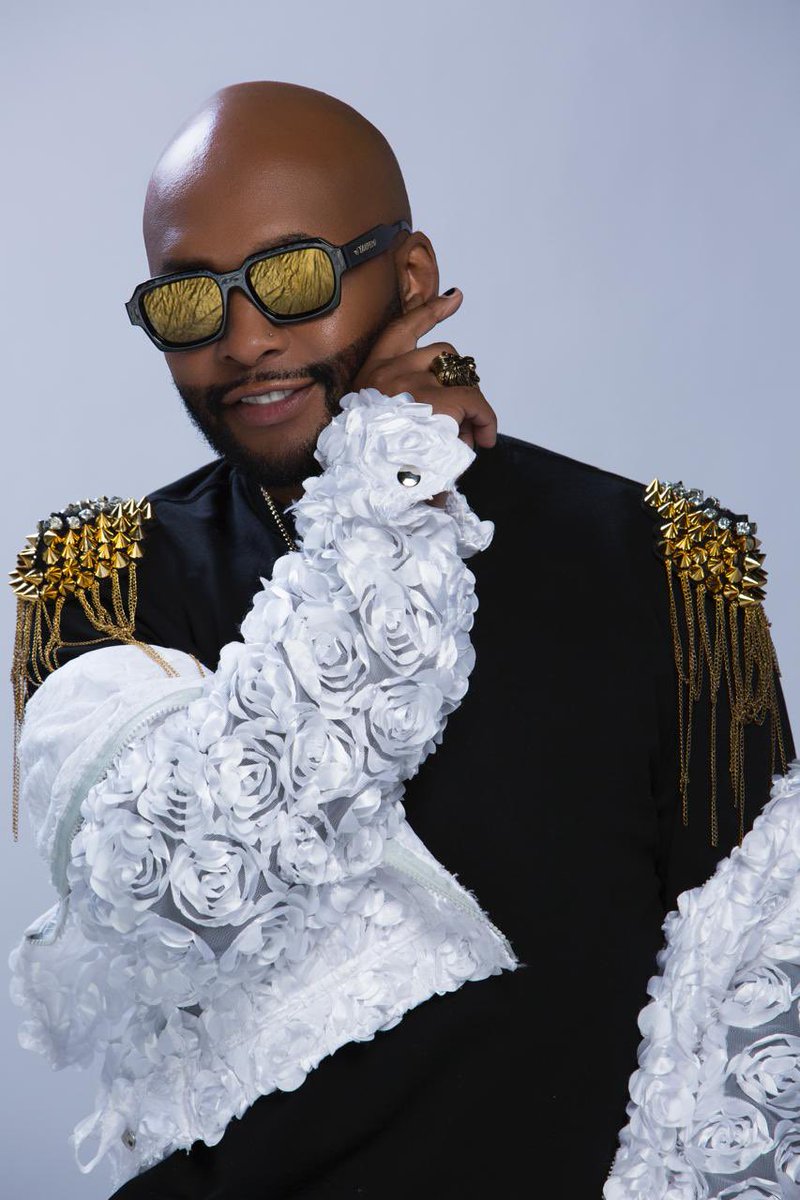 TheGyal_'s tweet image. Feel the music, feel the promise. VUSI NOVA’s new album Promises is here—your next 13-track obsession! 🎶 #Promises