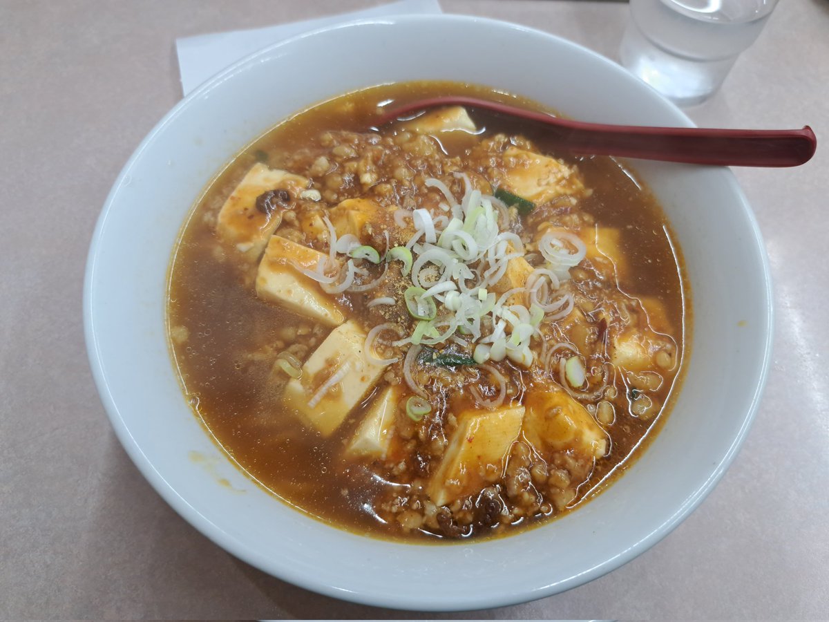 築地本願寺(客席の椅子が固くてケツが痛い)からの町中華の麻婆ラーメン🍜