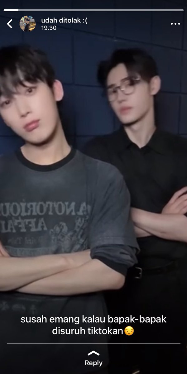 phylocally's tweet image. yanghoon naksir bapak (mantan) crush sendiri