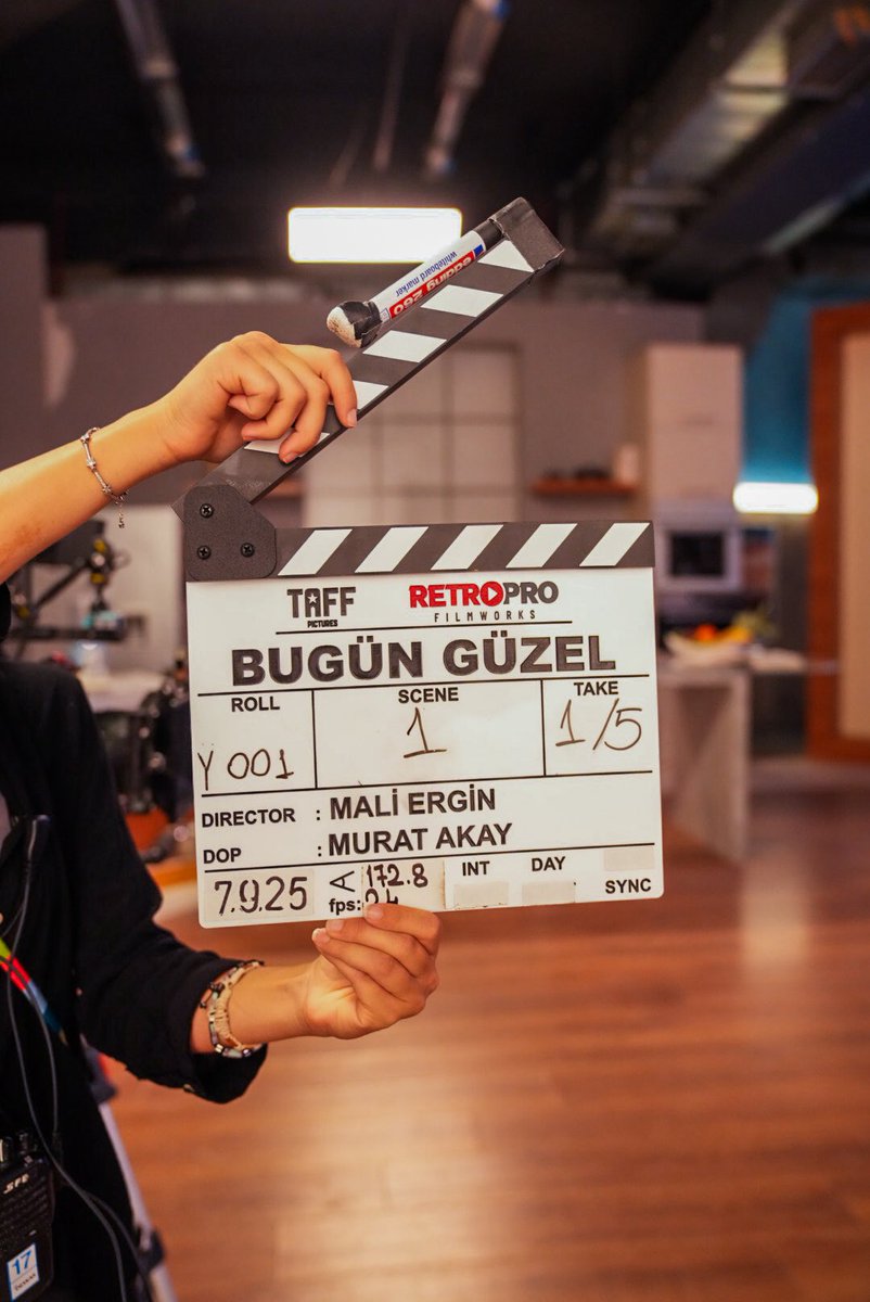 GulcanTarimoglu's tweet photo. #OğuzhanKoç ve #AyçaAyşinTuran’ın başrolde olduğu #BugünGüzel filmi sete çıktı 💥 https://t.co/wqaOYupBmH