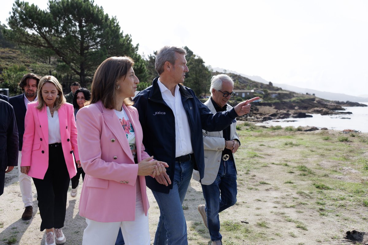 🌊 <a href="/AlfonsoRuedaGal/">Alfonso Rueda</a> pon en valor que a Xunta xa ten identificados 1.600 elementos a incluír no Catálogo de bens culturais do litoral galego

📍 O presidente do Goberno galego visitou en Cee a antiga fábrica baleeira de Caneliñas

ℹ️ xunta.gal/notas-de-prens…