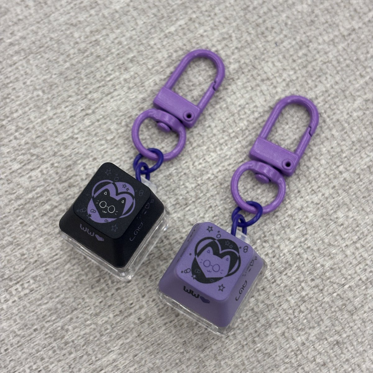 songforww's tweet image. 인천 뉴콘에서 나눔을 해볼까 합니더. 원프님들의 많관부 갈구..🥹

📆 9/13, 9/14 양일
🐈‍⬛ 원냥이 키캡 키링 일 13개 
📎 💜+RT 인증

나눔 장소와 시간은 타래로 남겨둘게요!
(트친분들은 꼭 와서 만나요 우리 🥲)