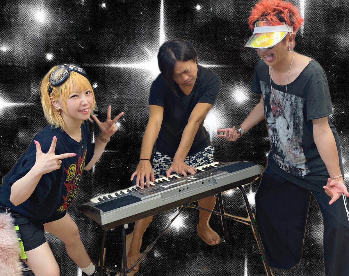 fod_zr's tweet photo. みっちリハ！٩( 🔥ω🔥 )وﾒﾗﾒﾗ

初披露する夏の✨️新曲✨️
お楽し��に〜！！！

タオル忘れずに〜！！！

みんなも派手派手でいっちゃおうぜ🤟😎

🌺✨🌈⛱🐬🏝🍉🍧

 #FOD
 #915例大祭
 #新曲発表 https://t.co/sQwhXCwCZA