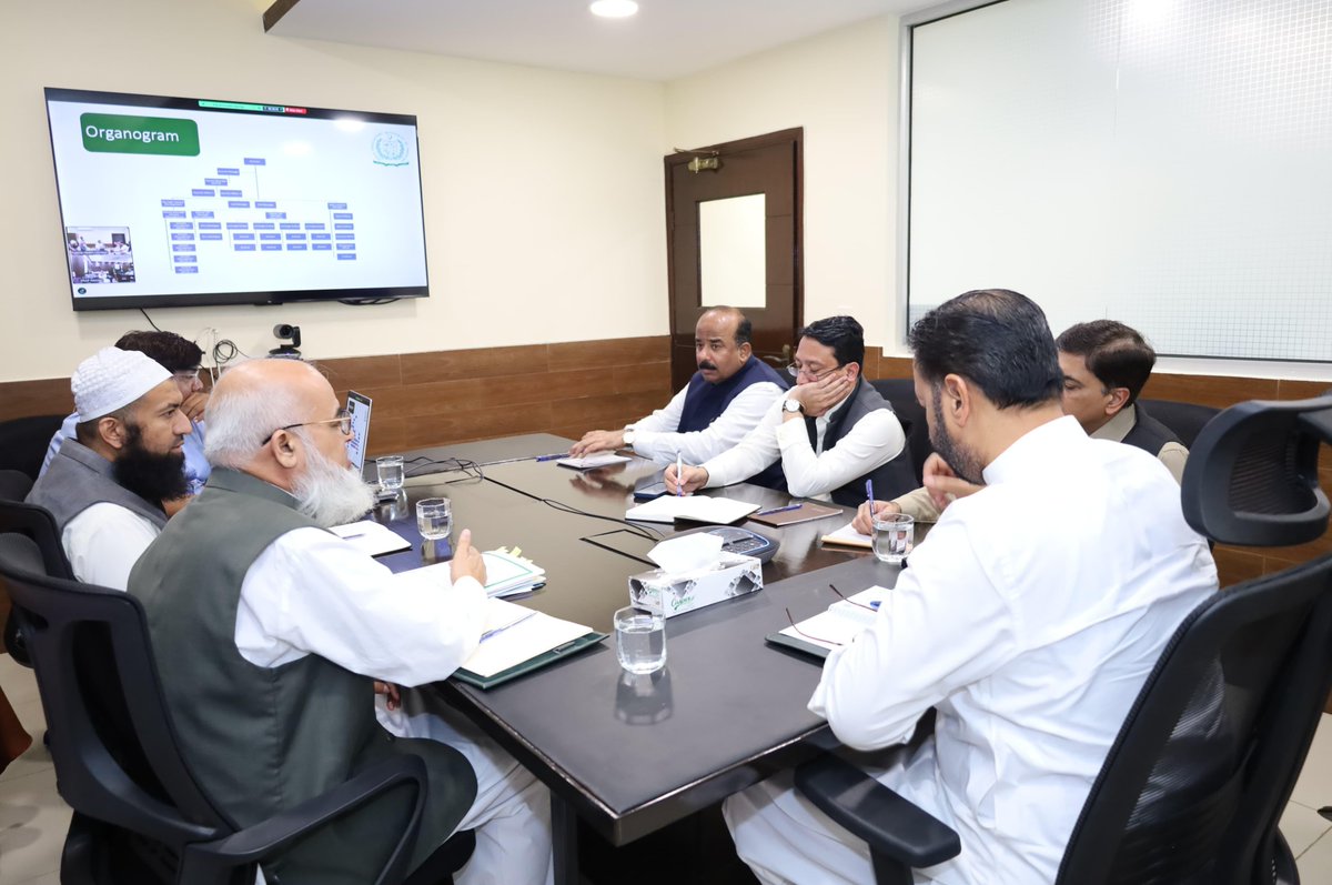 کراچی: وفاقی وزیرِ صحت نے ڈریپ سندھ کے ساتھ اہم اجلاس کی صدارت کی، جس میں ڈریپ کی جانب سے وفاقی وزیرِ صحت کو پریزنٹیشن دی گئی۔ اس موقع پر ایڈیشنل سیکریٹری اور جوائنٹ سیکریٹری بھی موجود تھے

#MustafaKamal
#HealthMinister
#DRAP
#HealthcareReforms
#HealthForAll
#Pakistan