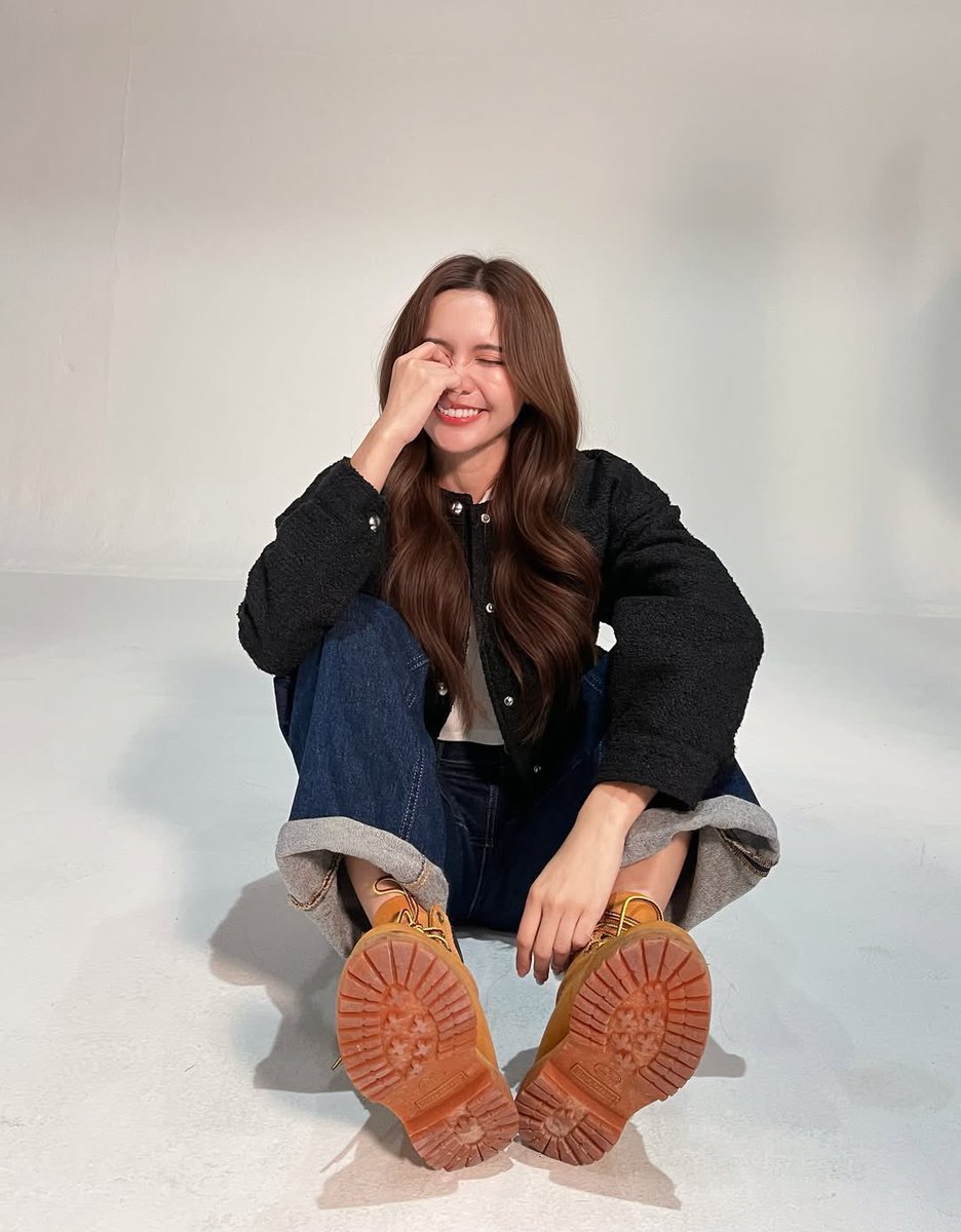 เอาจริงป้ะพื้นรองเท้าน้ำหนึ่งสะอาดกว่าเสื้อผ้าชั้นอีกนะ555555