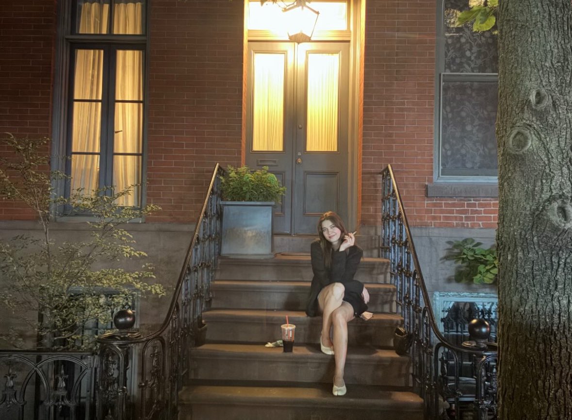 #AfraSaraçoğlu çok güzelsin🧿 İnsan dönüp dönüp yine bakmak istiyor..Öyle güzel bi kızsın🫶🧿