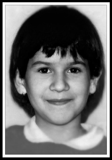 AIDA GROZDANIĆ was killed on 12 September 1992 while preparing theatre play in her neighborhood. The #Serb Forces targeted the crowd &amp; she was hit in the head. Her friend Eldin Gvožđar born 1983 was killed in the same attack.

Aida was 11 years old.

#SniperAlley