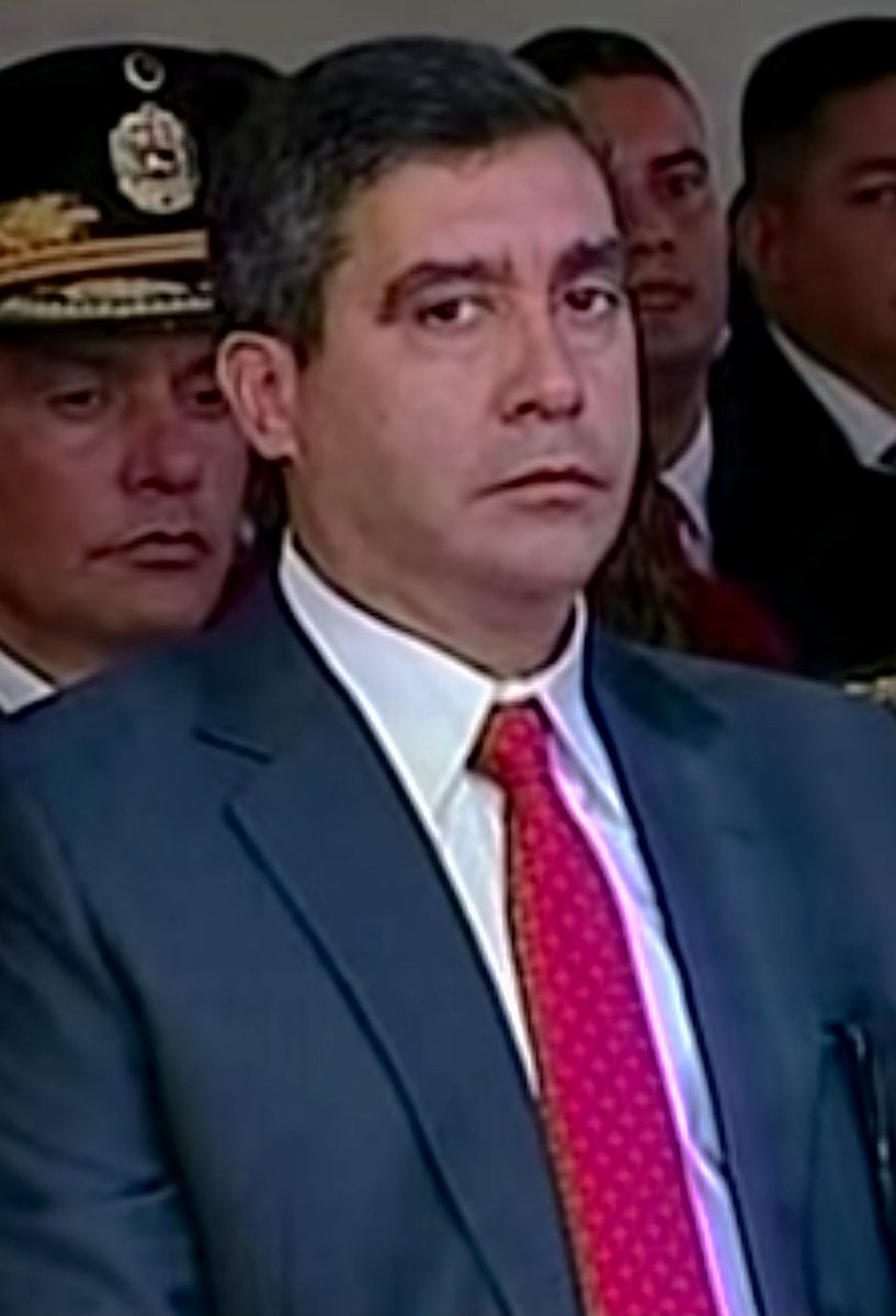 Miguel Rodriguez Torres, mano derecha de Chávez,   especialista en la comprar de conciencia (pago a alacranes) creador de la tumba. Por otro lado el sistema de justicia en USA le tienen registrado como criminal con varios expedientes. 

Así que lo que los que están “vendiendo” a