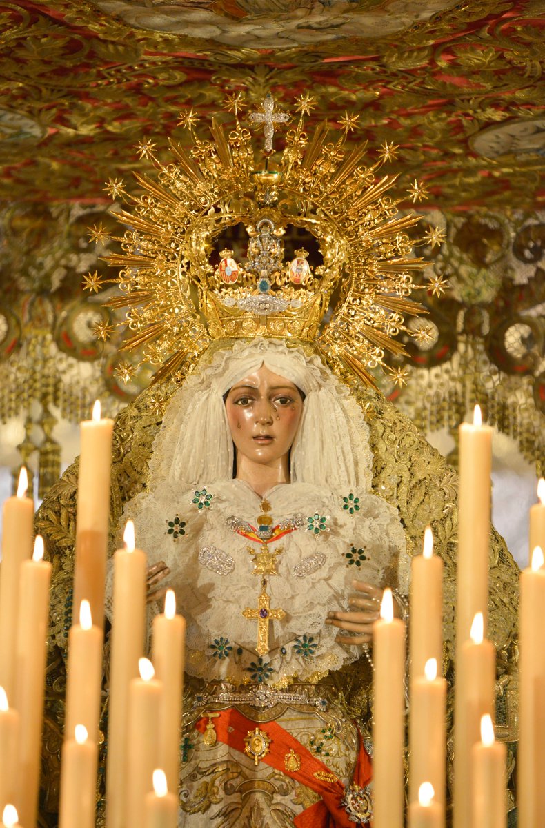 "Todo lo que Dios nos ha dado encuentra realización perfecta en la Virgen María."  

✍️ Benedicto XVI
📷 <a href="/manuelbgalvzfot/">Manuel B. Gálvez Fotografía</a>