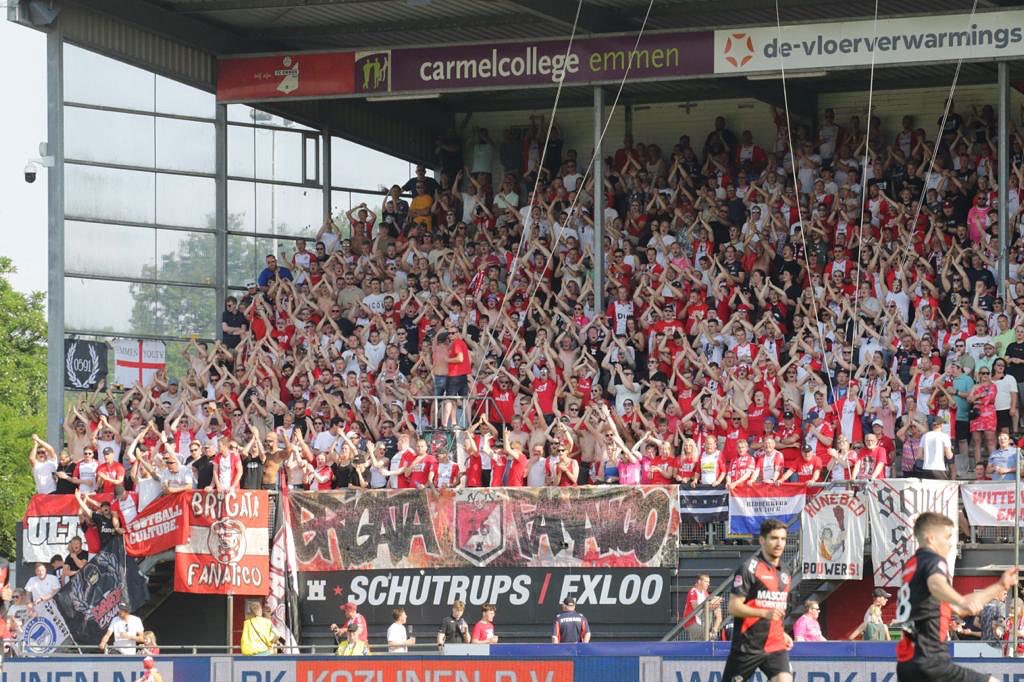 📢 OP TIJD DE NOORD- EN ZUIDTRIBUNE OP I.V.M. SFEERACTIE! 🚨 

#fcemmen