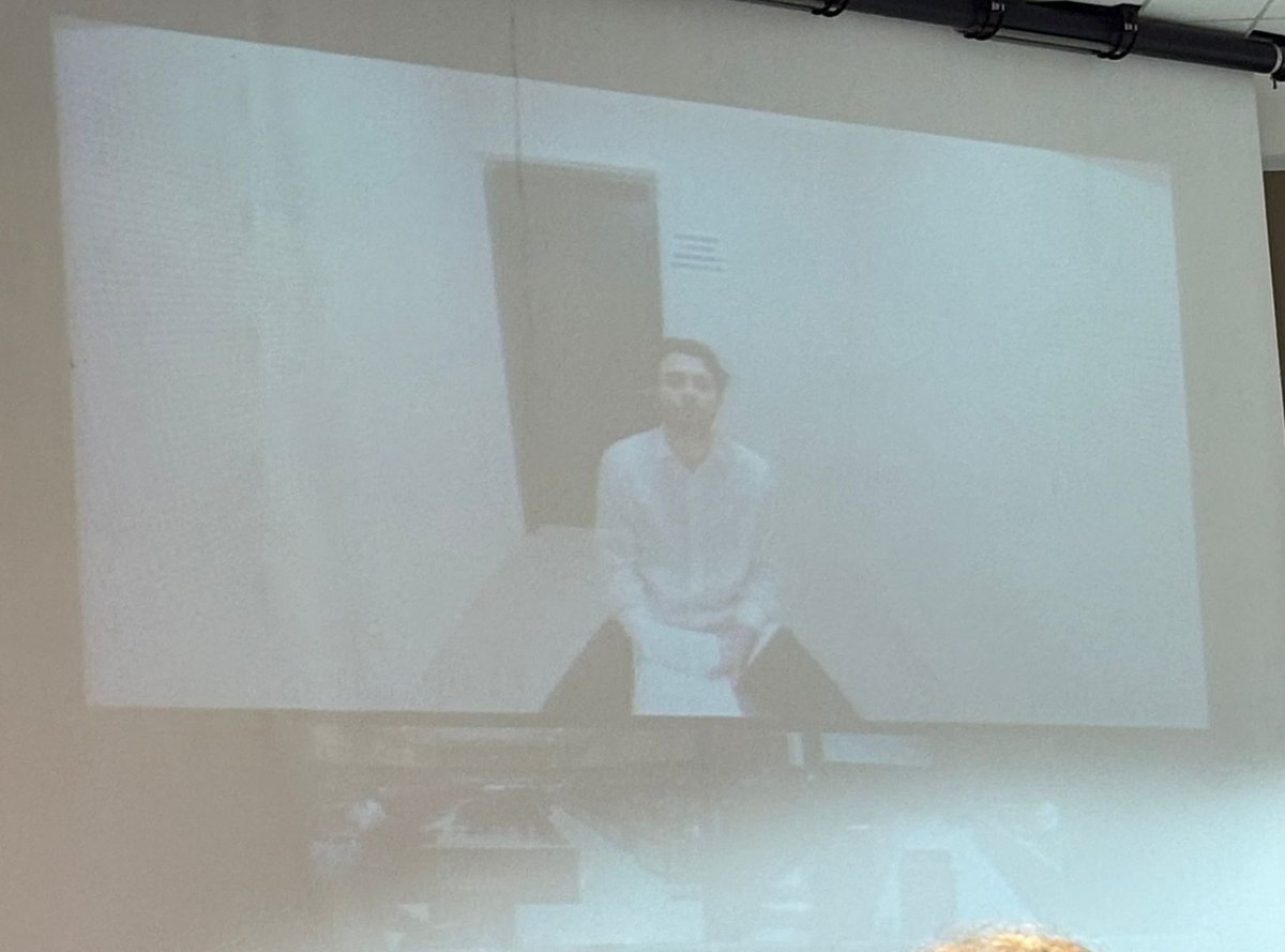 İşte Adalet! Avukat müvekkilini cezaevinden tutuklu bir vaziyette savunmak zorunda kalıyor. Utanç verici bir dönemde yaşıyoruz.