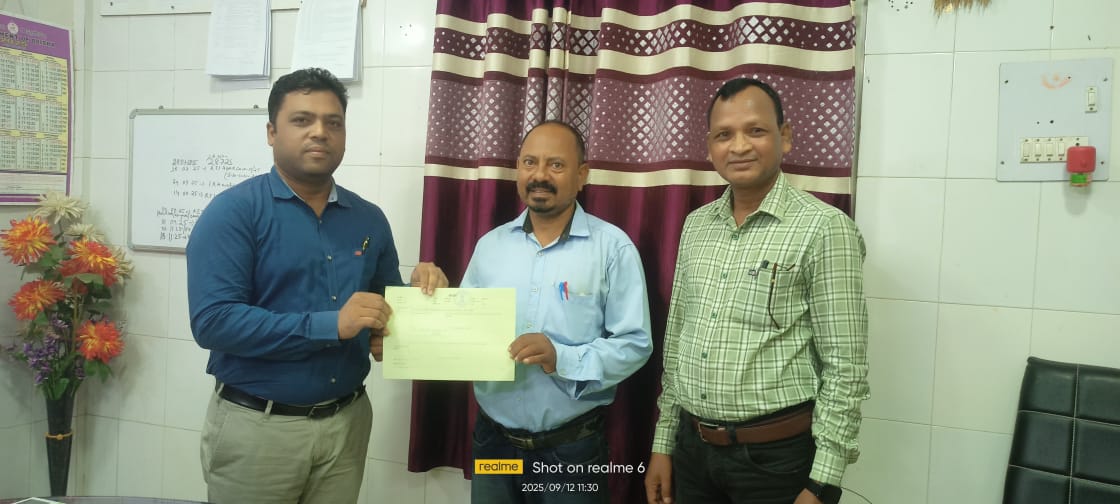 Today an inspection of Tahsil office Dharakote and RI office Baradabili under Dharakote tahsil was conducted by Subcollector Bhanjanagar.During the inspection,the Subcollector distributed 22 Vasundhara RORs and 32 school RORs to beneficiaries.
<a href="/Ganjam_Admin/">Collector & District Magistrate, Ganjam</a> 
<a href="/RdcsdBerhampur/">RDC SD Berhampur</a>