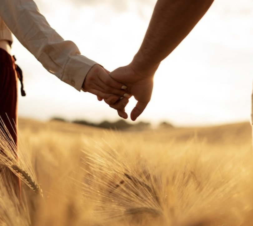 Non #hoSprecato mai amore,in vita mia
Amo con il cuore e so che così non è mai sprecato. Mi sono innamorata poche volte, e ho sempre sbagliato dando tutta me stessa senza aver preteso niente in cambio
So anche, però,
che se dovesse capitarmi di nuovo,
ripeterei gli stessi errori