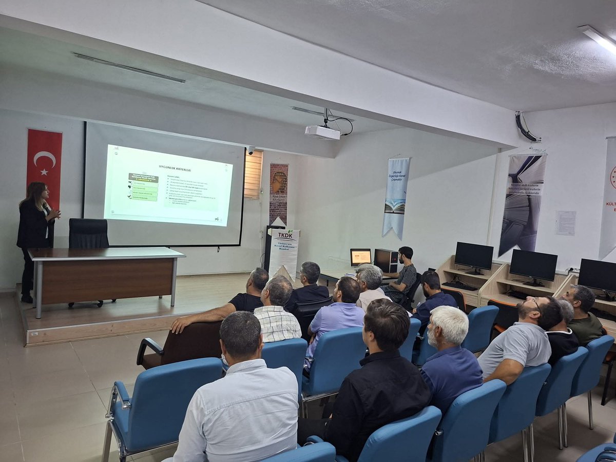 📍 #Palu’da IPARD III 9. Başvuru Çağrı Dönemi tanıtım toplantımızı gerçekleştirdik.
İl Koordinatörümüz Dr. Veysel UZUN ve İletişim Uzmanımız Nesrin BAYSAL’ın sunumlarıyla katılımcılarımıza detaylı bilgiler aktarıldı.
Katılan tüm üreticilerimize teşekkür ederiz. 🌿

#TKDK #Elazığ