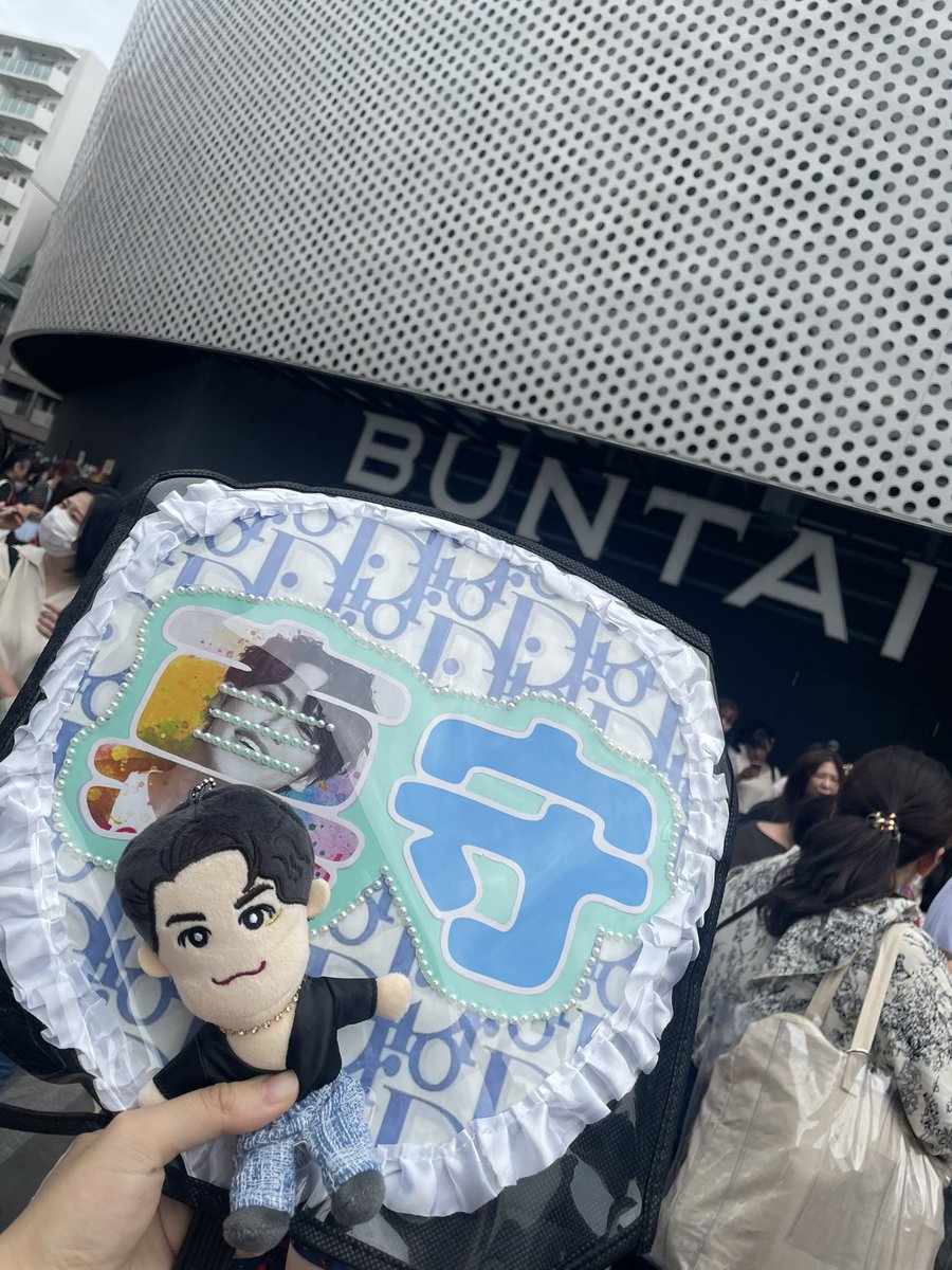 MMKK_0212's tweet photo. ライブ行くので！
25↑ 関東住み 
VACATIONING!全通
他にも、Free!うたプリ、コナンなどなど好きです
♡ or RTでお迎えさせていただきます！
#マモクラ  #マモクラさんと繋がりたい https://t.co/uaaMgey89W
