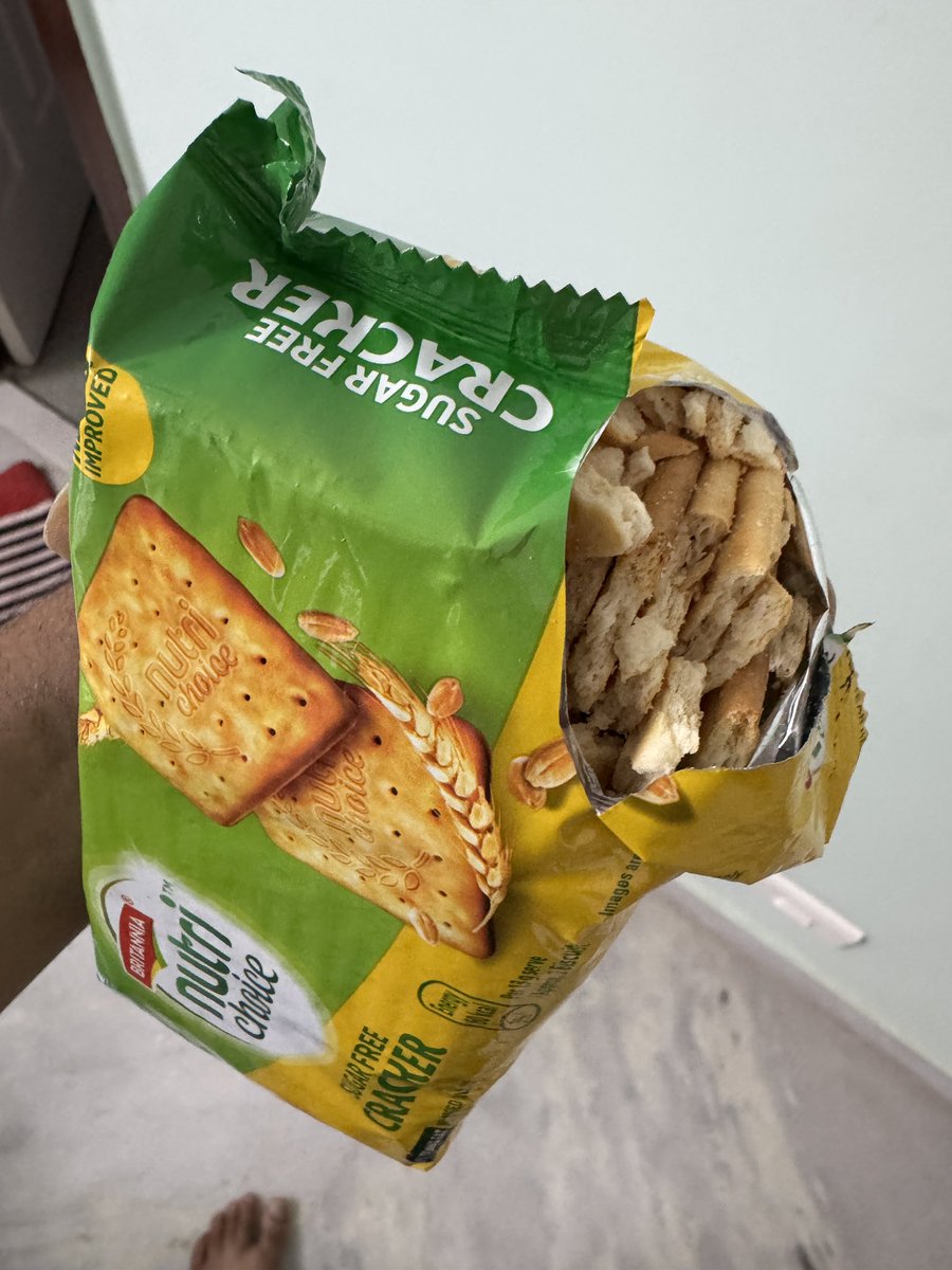 Meinthecrowd's tweet image. @BritanniaIndLtd the carelessness, callous attitude towards your packing makes me like. Why do we encourage such low standard workmanship, I wonder! You know it’s gonna be shipped, shouldn’t you care a little bit to double pack it?? #useability