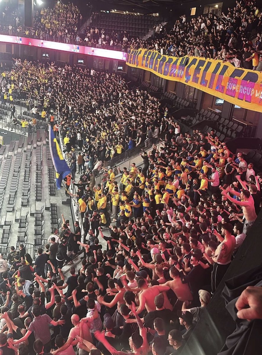 Yarışmadaki arkadaşlara selamlar 
Sağlam gelin ama <a href="/tribun_bjk/">Beşiktaş'ın Çocukları</a> 😜