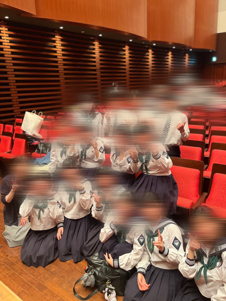 Trp_miu_'s tweet image. 無事終演しました！！
前日熱が40度まで上がって本番出れないかも、、とギリギリまで危なかったですが、なんとかステージに立てて本当に良かったです😭💞この危機を乗り越えたからきっと受験も大丈夫‼️と奮い立たせます！
ありがとうございました！🌟