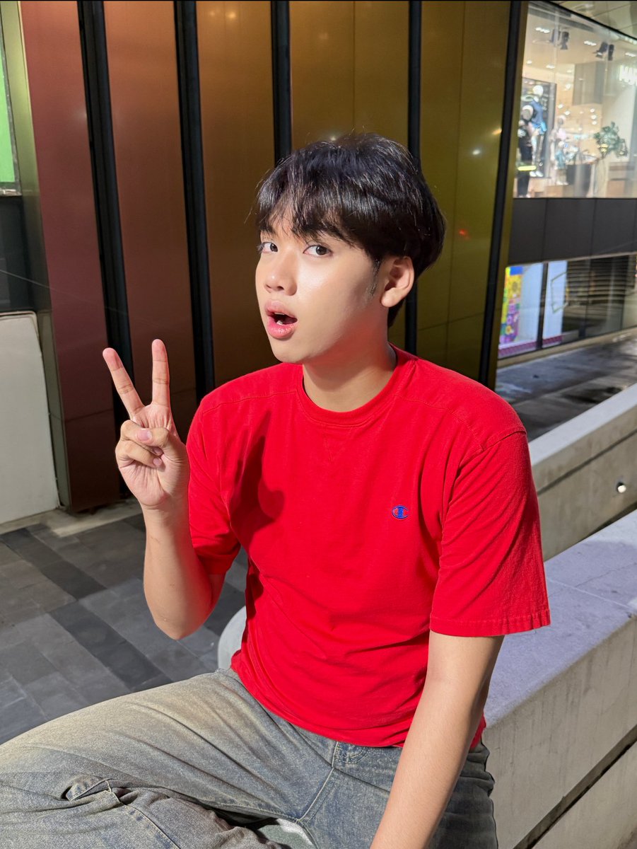 yooqqk's tweet photo. สีแดง https://t.co/Z077MmUVsO