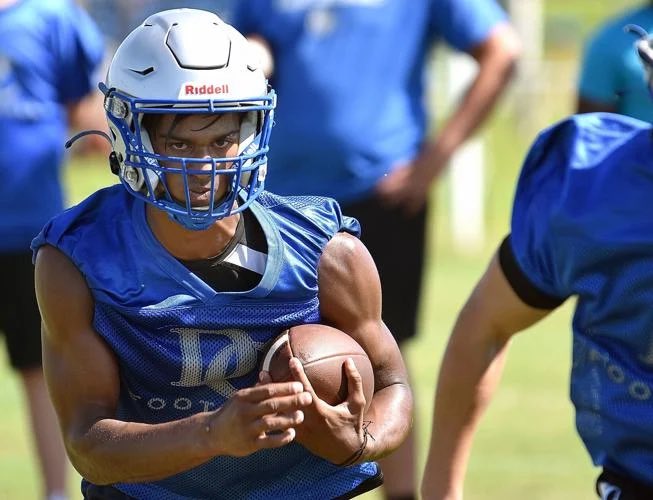 It’s official now: Rylan Unruh has transferred from DeSoto County to Charlotte. Uncertain if he would be available to play next Friday, but whenever he does get on the field, the Tarpons will boast a super-charged secondary. #SunPreps