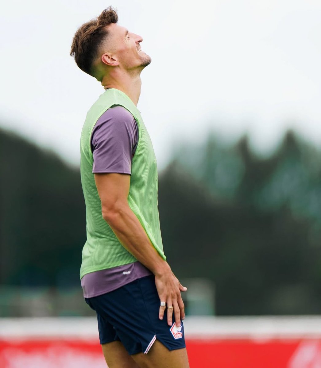 🇧🇪🤕 Thomas Meunier had surgery because of a groin discomfort!

He should therefore be sidelined several weeks. #LOSC