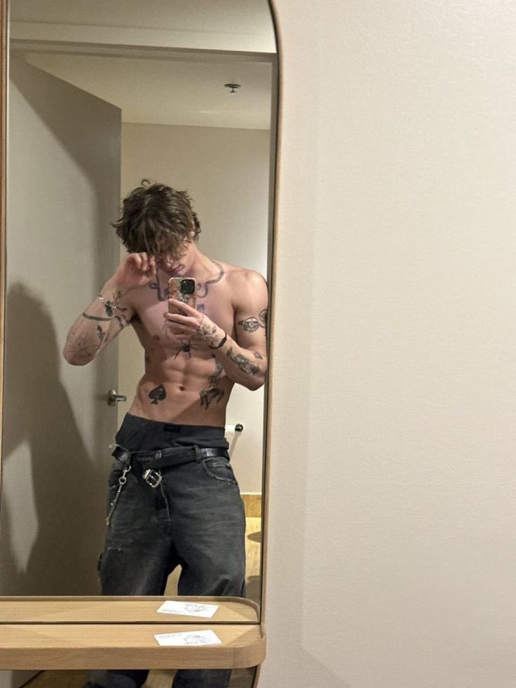 WS0LACE's tweet image. Bom dia! ☀️ #waistcheckchb