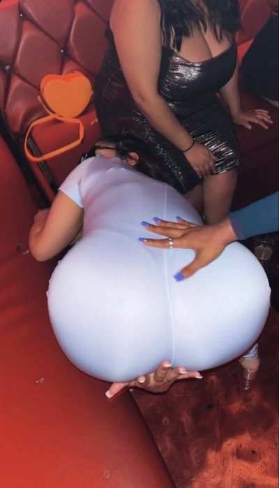 NJnymphoLisa's tweet photo. Bi #horny #milf just scrolling. Thinking about my many sexcapades, like the first time I took a cock(my uncle's). Where are the #bigcock boys, #girls, #femboi #nolimits DM ME open to hear more details and to listen to your sexcapades.
#wankchat #nsfwtw #hotwife #subsluts #cuck https://t.co/d4GNjB2Ks9