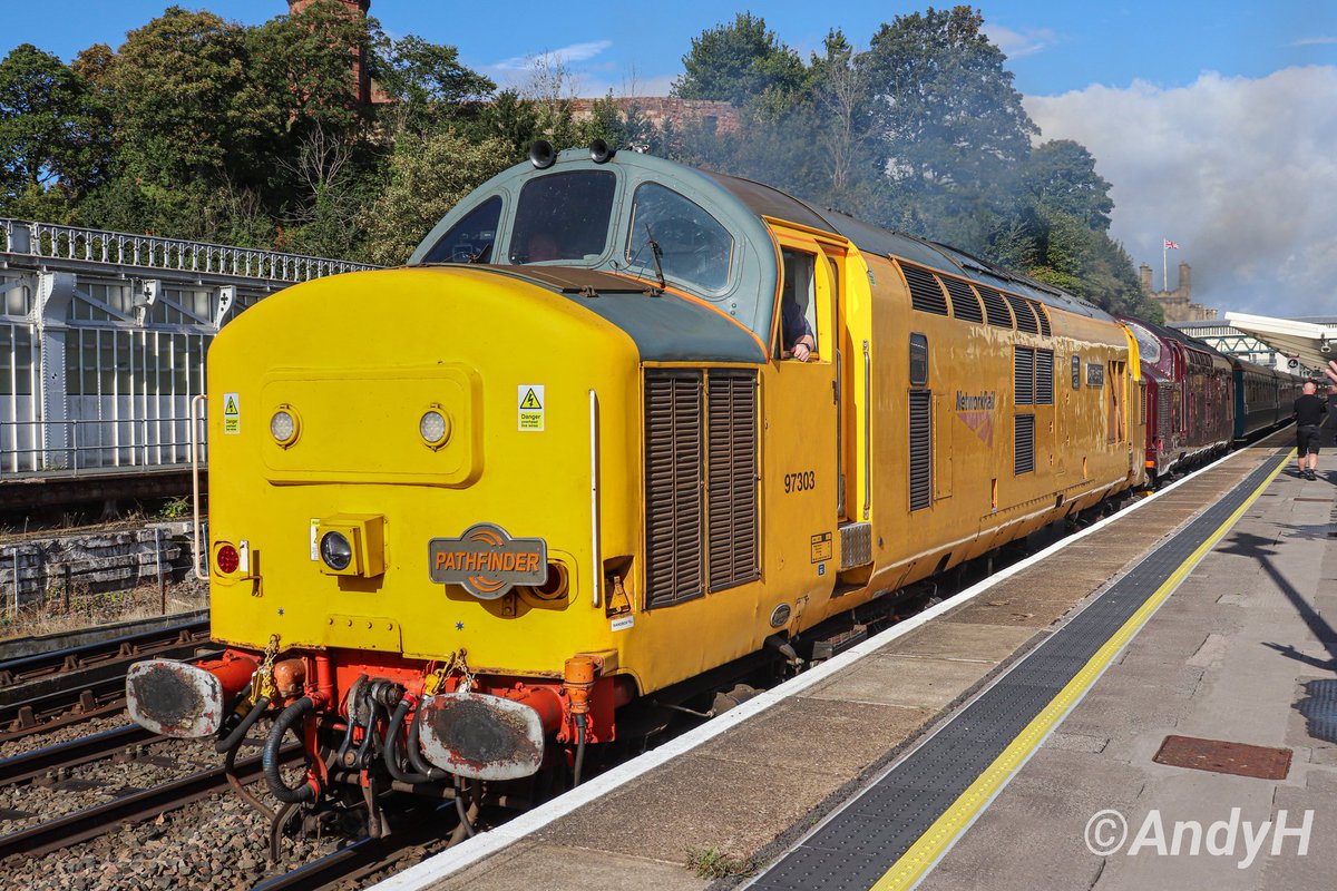 Andy H (@holtona72) on Twitter photo 97303 & <a href="/westcoastrail/">West Coast Railways</a> 37516 'Loch Laidon' make a loud & claggy departure from Shrewsbury this morning with <a href="/PathfinderTours/">Pathfinder Railtours</a> 'Cambrian Coast Express' Good to briefly say hello to <a href="/Bennybizzle1/">Bennybizzle</a> on his trip to Wales before we headed off to Manchester. #WCR #PathfinderTours 12/9/25 97303 & <a href="/westcoastrail/">West Coast Railways</a> 37516 'Loch Laidon' make a loud & claggy departure from Shrewsbury this morning with <a href="/PathfinderTours/">Pathfinder Railtours</a> 'Cambrian Coast Express' Good to briefly say hello to <a href="/Bennybizzle1/">Bennybizzle</a> on his trip to Wales before we headed off to Manchester. #WCR #PathfinderTours 12/9/25