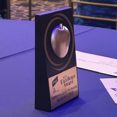 mooremustangs's tweet photo. Congratulations to our very own Mariah Love for receiving the University of Louisville Teacher Award at the 2025 Baird Excellence Awards!
#KNOWmoore https://t.co/5uj3tBG7Jo